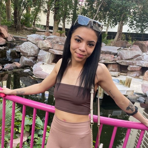 Meet your Posher, Jahmika - Picture 1 of 1